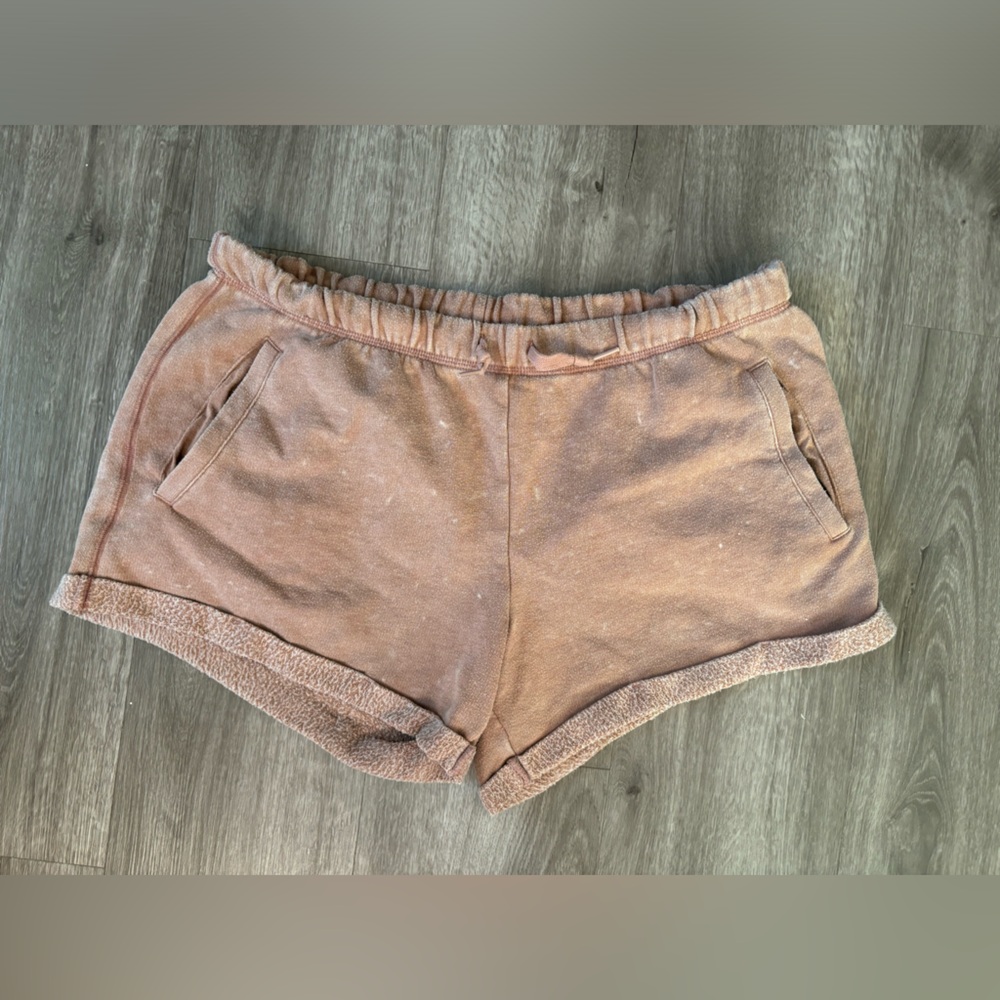PINK Victorias Secret shorts size large with pockets